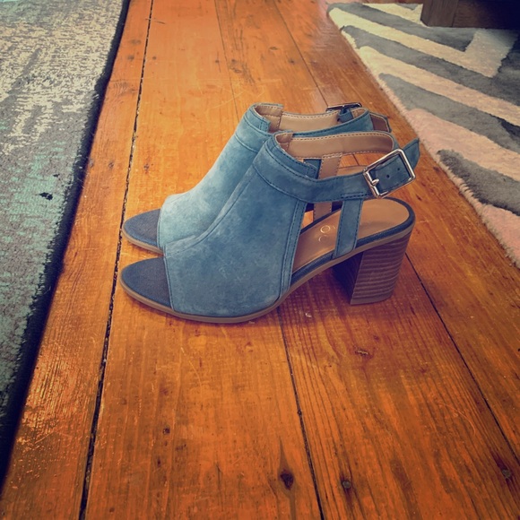 Franco Sarto Blue Suede Open Toe High Heel - Picture 2 of 4